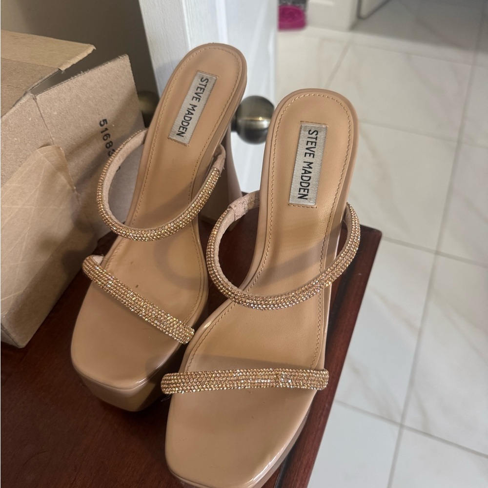 Steve Madden Beige Rhinestone Heels